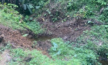 Finca en venta con casa grande a 5 minutos de Puerto Quito Ecuador
