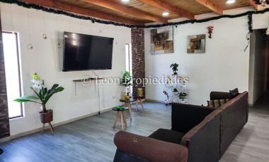 Leon Propiedades vende parcela en condominio, sector Miraflores, Curacaví.