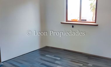 Leon Propiedades vende parcela en condominio, sector Miraflores, Curacaví.