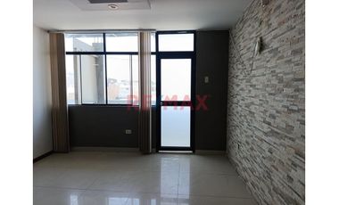 Alquilo Mini Departamento En Pleno Centro De Trujillo, 4To Piso Sin Ascensor, Area 50M2, Precio S/. 1,300 Soles