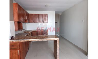 Alquilo Mini Departamento En Pleno Centro De Trujillo, 4To Piso Sin Ascensor, Area 50M2, Precio S/. 1,300 Soles