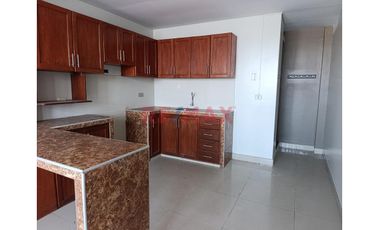 Alquilo Mini Departamento En Pleno Centro De Trujillo, 4To Piso Sin Ascensor, Area 50M2, Precio S/. 1,300 Soles