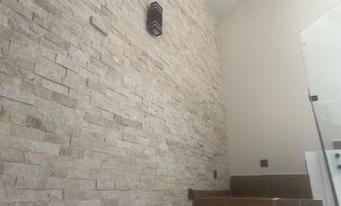 Casa en San Pedro Tlaquepaque con Ventanales Panorámicos y Diseño Moderno