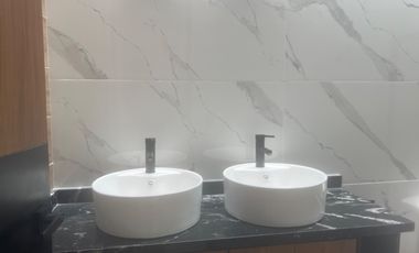 Casa en San Pedro Tlaquepaque con Ventanales Panorámicos y Diseño Moderno