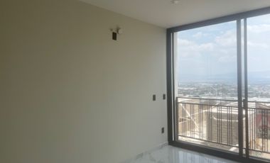 Casa en San Pedro Tlaquepaque con Ventanales Panorámicos y Diseño Moderno