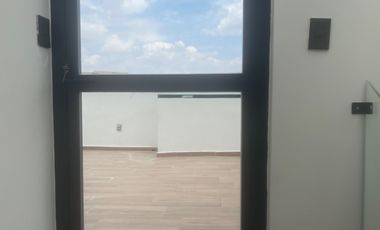 Casa en San Pedro Tlaquepaque con Ventanales Panorámicos y Diseño Moderno