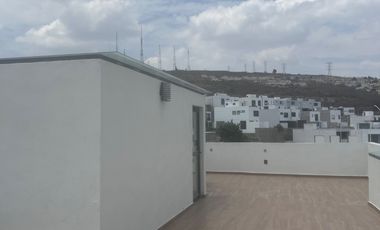 Casa en San Pedro Tlaquepaque con Ventanales Panorámicos y Diseño Moderno