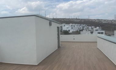 Casa en San Pedro Tlaquepaque con Ventanales Panorámicos y Diseño Moderno