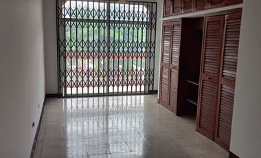 ALQUILER DE HERMOA CASA EN LA ALBORADA 9NA ETAPA, IDEAL PARA VIVIENDA O NEGOCIO
