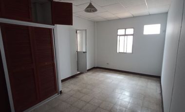 ALQUILER DE HERMOA CASA EN LA ALBORADA 9NA ETAPA, IDEAL PARA VIVIENDA O NEGOCIO