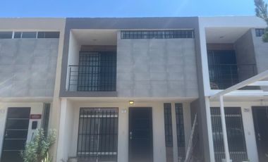 CASA CON TERRENO EXCEDENTE, FRACCIONAMIENTO BELCANTO