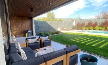 VENTA CASA MEDITERRÁNEA ESPECTACULAR,  A PASOS DE COLEGIOS SAN ANSELMO Y PEDREGALES | UF 13.500