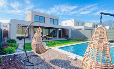 VENTA CASA MEDITERRÁNEA ESPECTACULAR,  A PASOS DE COLEGIOS SAN ANSELMO Y PEDREGALES | UF 13.500