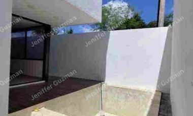 Amplio TH con piscina y en esquina