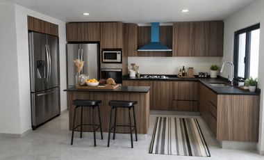 Casa en venta en zona Solares Coto Aveto a 2 minutos Instituto de Ciencias