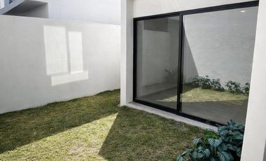 Casa en venta en zona Solares Coto Aveto a 2 minutos Instituto de Ciencias