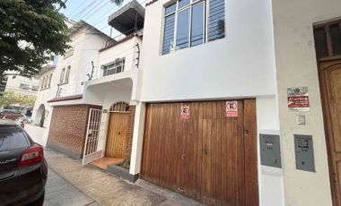 Alquilo Casa de 450m2 en Miraflores