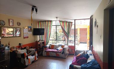 CASA EN VENTA FRENTA A PARQUE