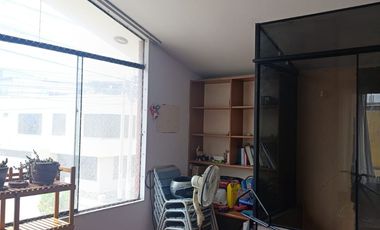 CASA EN VENTA FRENTA A PARQUE