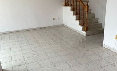 Casa en Renta en Los Alamos, Naucalpan. Caseta de vigilancia 24/7