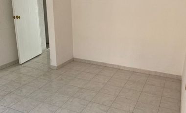 Casa en Renta en Los Alamos, Naucalpan. Caseta de vigilancia 24/7