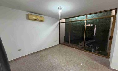 CASA EN RENTA COL.SAN BENITO IDEAL PARA OFICINA O ESTANCIA PARA ADULTOS