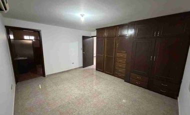 CASA EN RENTA COL.SAN BENITO IDEAL PARA OFICINA O ESTANCIA PARA ADULTOS