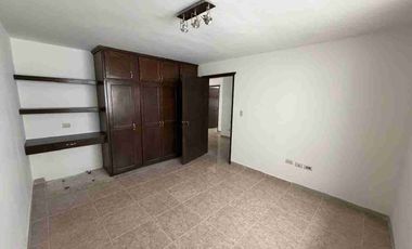 CASA EN RENTA COL.SAN BENITO IDEAL PARA OFICINA O ESTANCIA PARA ADULTOS