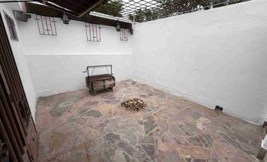 CASA EN RENTA COL.SAN BENITO IDEAL PARA OFICINA O ESTANCIA PARA ADULTOS