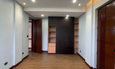 HOUSE FOR SALE Valenzuela 5 Bedroom Fully Furnished House For Sale