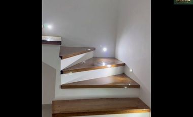 CASA DE VENTA EN CAYAMBE, URBANIZACIÓN DONOSO CABEZAS