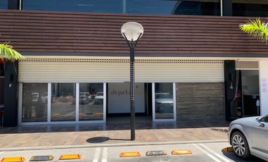 RENTA DE LOCAL PLANTA BAJA, EN PLAZA COMERCIAL, ZONA CENTRO-SUR, LEÓN, GTO.