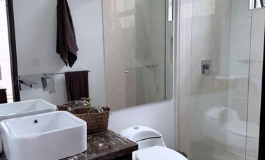 VENTA CASA DE LUJO EN CONDOMINIO DE LA CALERA CUND.