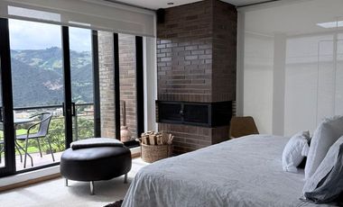 VENTA CASA DE LUJO EN CONDOMINIO DE LA CALERA CUND.