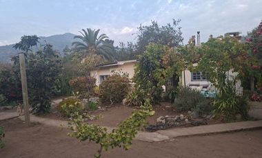 Venta de Casa Colonial remodelada en Olmue, Sector Paradero 32, Victor Domingo Silva