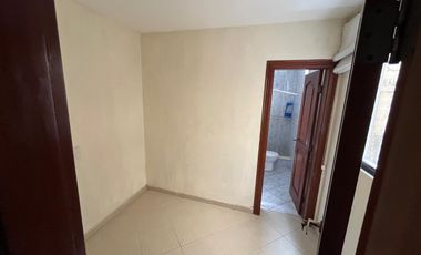 En alquiler casa de 3 dormitorios en urb.Plaza Real en vía Samborondón.