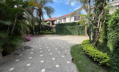 En alquiler casa de 3 dormitorios en urb.Plaza Real en vía Samborondón.