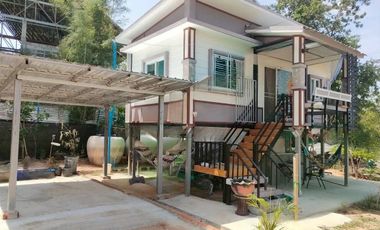 96439 - ขายด่วน! บ้านพร้อมที่ดินผืนสวย + แถมรถยนต์ ทำเลทองใกล้ 