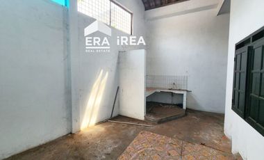 RUMAH DIJUAL DI SOLO DEKAT STASIUN SOLO BALAPAN, TERMINAL TIRTONADI DAN PASAR NUSUKAN
