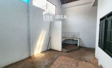 RUMAH DIJUAL DI SOLO DEKAT STASIUN SOLO BALAPAN, TERMINAL TIRTONADI DAN PASAR NUSUKAN