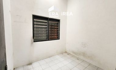 RUMAH DIJUAL DI SOLO DEKAT STASIUN SOLO BALAPAN, TERMINAL TIRTONADI DAN PASAR NUSUKAN
