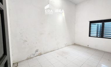 RUMAH DIJUAL DI SOLO DEKAT STASIUN SOLO BALAPAN, TERMINAL TIRTONADI DAN PASAR NUSUKAN