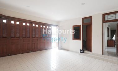 Disewakan Rumah Bagus dan Terawat Lokasi Strategis Area Cipete