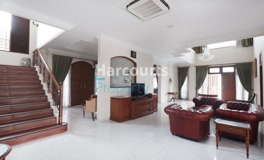 Disewakan Rumah Bagus dan Terawat Lokasi Strategis Area Cipete