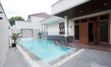 Disewakan Rumah Bagus dan Terawat Lokasi Strategis Area Cipete