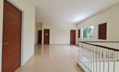 Rumah mewah daerah elite bandung, sukajadi, dekat mall PVJ dan Rumah Sakit cocok untuk kantor dan rumah tinggal