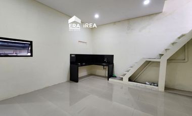 Rumah Dijual di Solo Dekat Taman Jayawijaya Mojosongo dan STIKESMUS