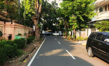 Dijual Rumah Murah dan Strategis di Jalan Utama Luas 353m2 di Jl.Kesehatan Jakarta Pusat