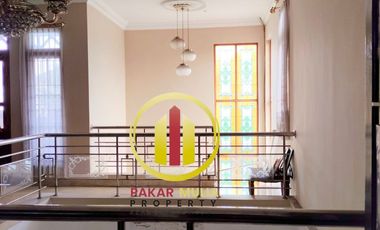 Prime Location! Rumah Mewah Dekat Fasilitas Umum Terlengkap di Suryalaya Bandung