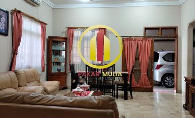 Prime Location! Rumah Mewah Dekat Fasilitas Umum Terlengkap di Suryalaya Bandung
